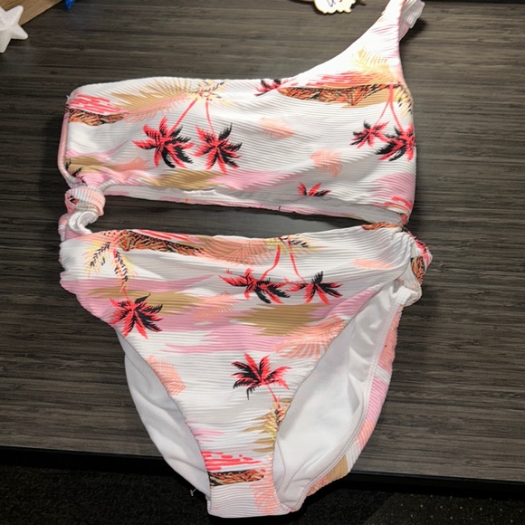 Brand New Bathing Suit with padding - Picture 1 of 6